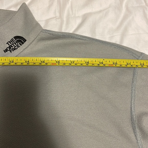 The North Face sweater - Picture 13 of 13